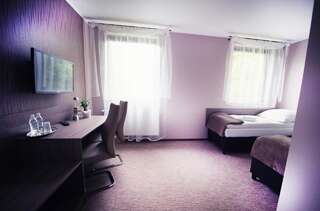 Отель Makara Катовице Двухместный номер с 1 кроватью или 2 отдельными кроватями-8